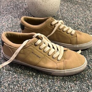 Tommy Hilfiger Tan Canvas Low-Profile Sneakers with White Laces